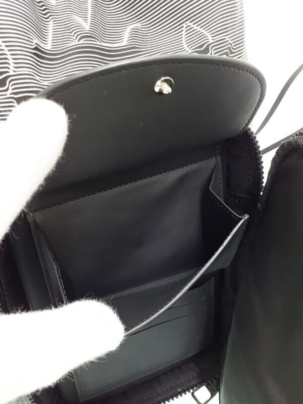 Louis Vuitton Drawstring Backpack - Picture 6 of 9